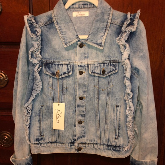 NWT ELAN Ruffled Shoulder Jean Jacket